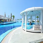 Sueno Deluxe Hotel