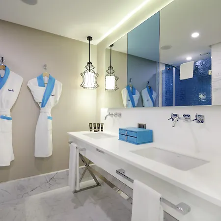 Sueno Deluxe Hotel