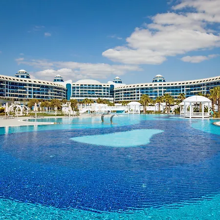 Sueno Deluxe Hotel